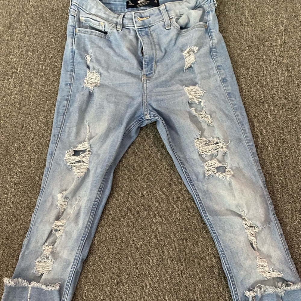 Hollister ripped skinny jeans